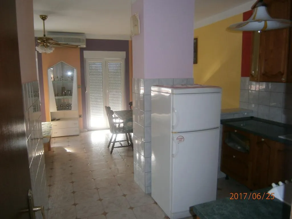 Apartments Drago Petrčane 0*,